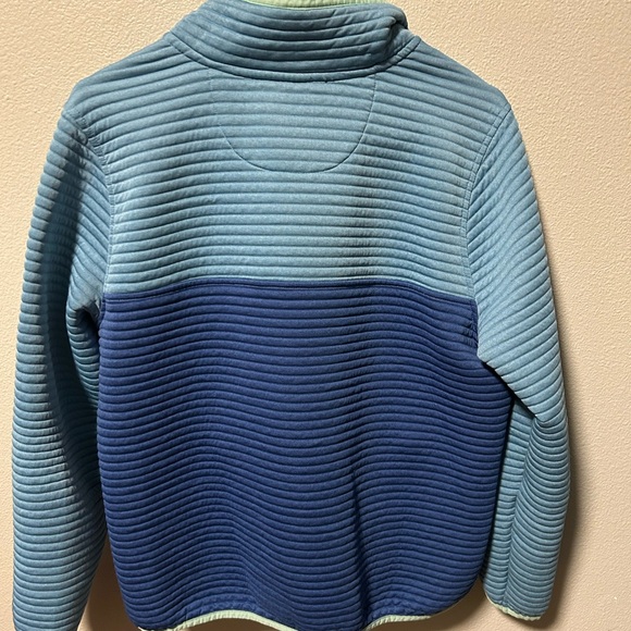 L.L. Bean Women’s size Large Two-Tone Blue stylish unique pullover. - Picture 3 of 3